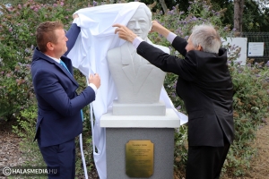 Ünnepélyes szoboravató, születésnapi köszöntővel (galéria)