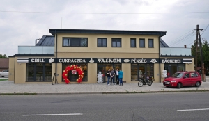 Pékség-Cukrászda-Grillező, megnyílt az új Valkom