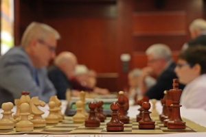 (►) Húsz sakkozó mérte össze tudását a Sakkbarátok III. Egészségnapján
